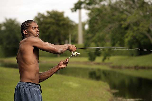 130724163842-randy-moss-fishing-017006189-single-image-cut.jpg